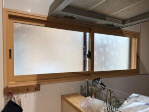 キッチンに取り付けた内窓(インプラス)